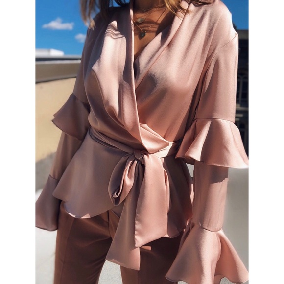 Last 1✨Lyssa Blush Pink Satin Bell Sleeve Wrap Top - Picture 3 of 8